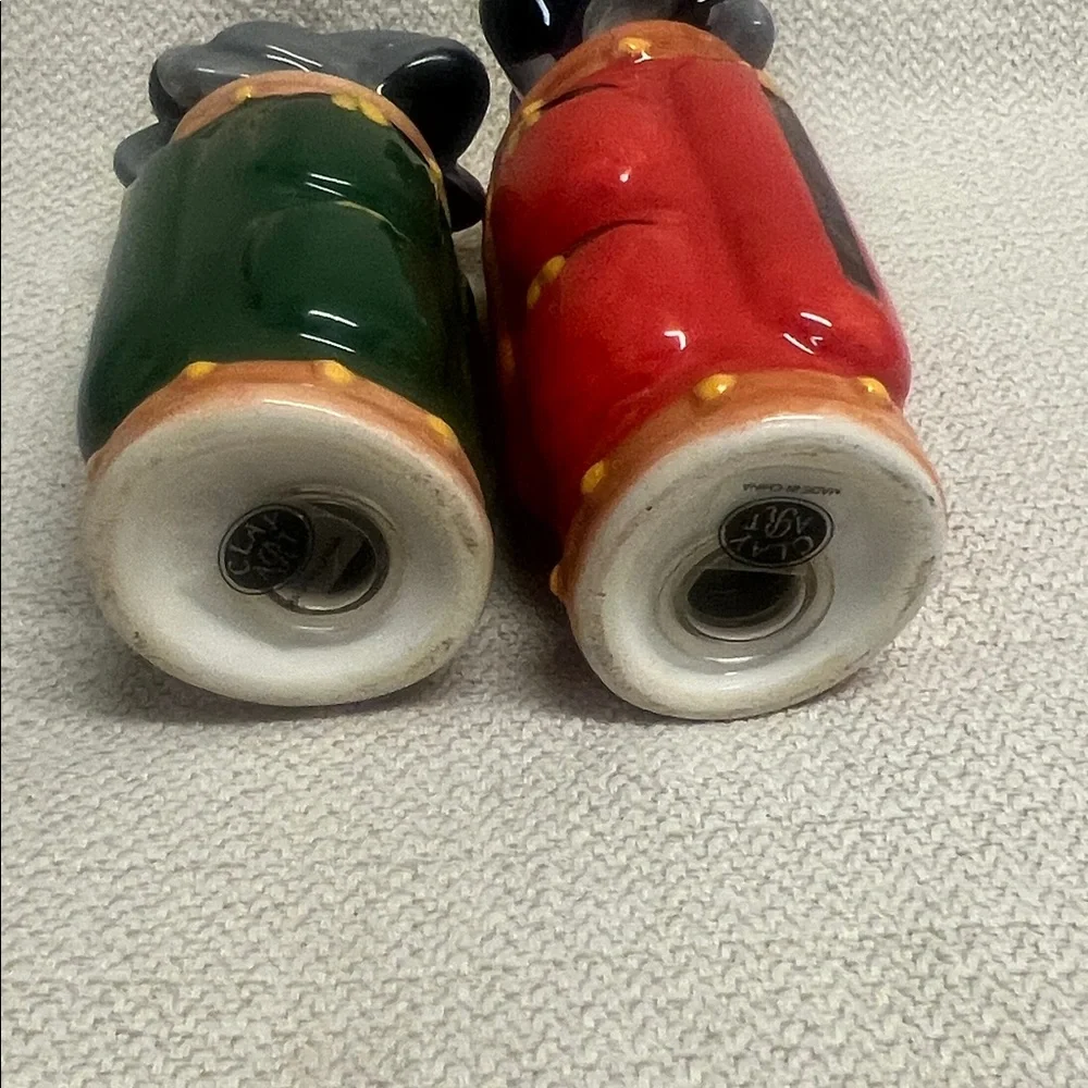 Novelty Golf Bag Figural Ceramic Salt & Pepper Shakers-Kitchen Whimsy - Picture 5 of 5